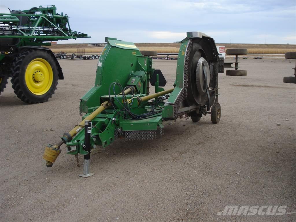 John Deere R15 Desmenuzadoras, cortadoras y desenrolladoras de pacas