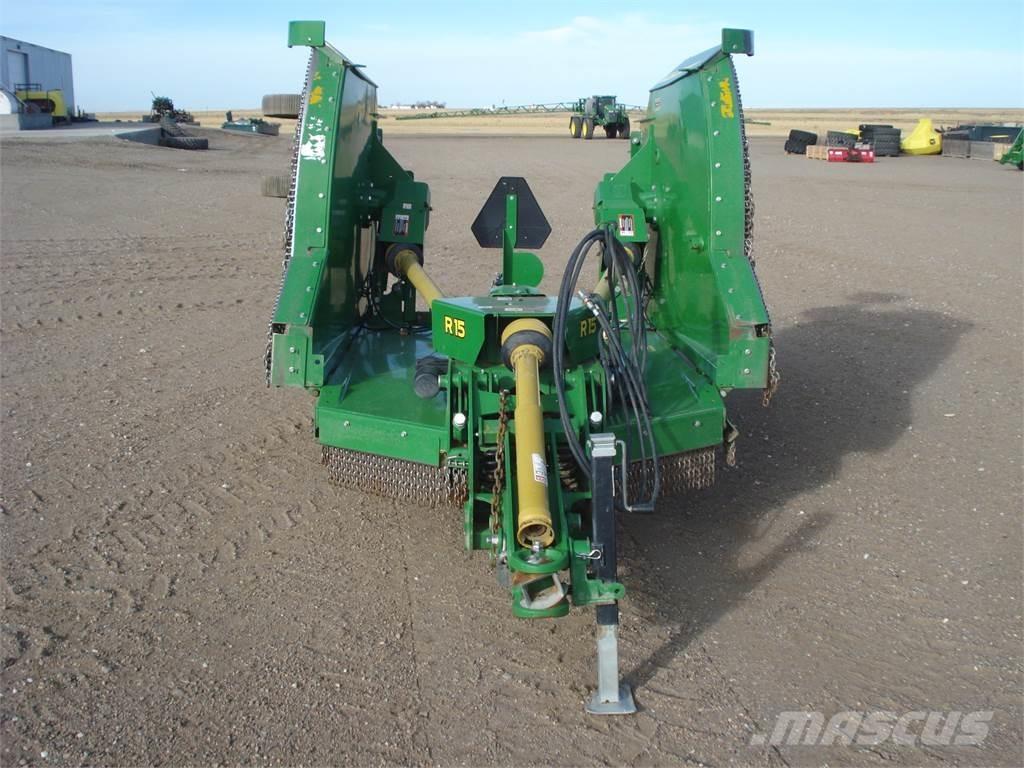 John Deere R15 Desmenuzadoras, cortadoras y desenrolladoras de pacas