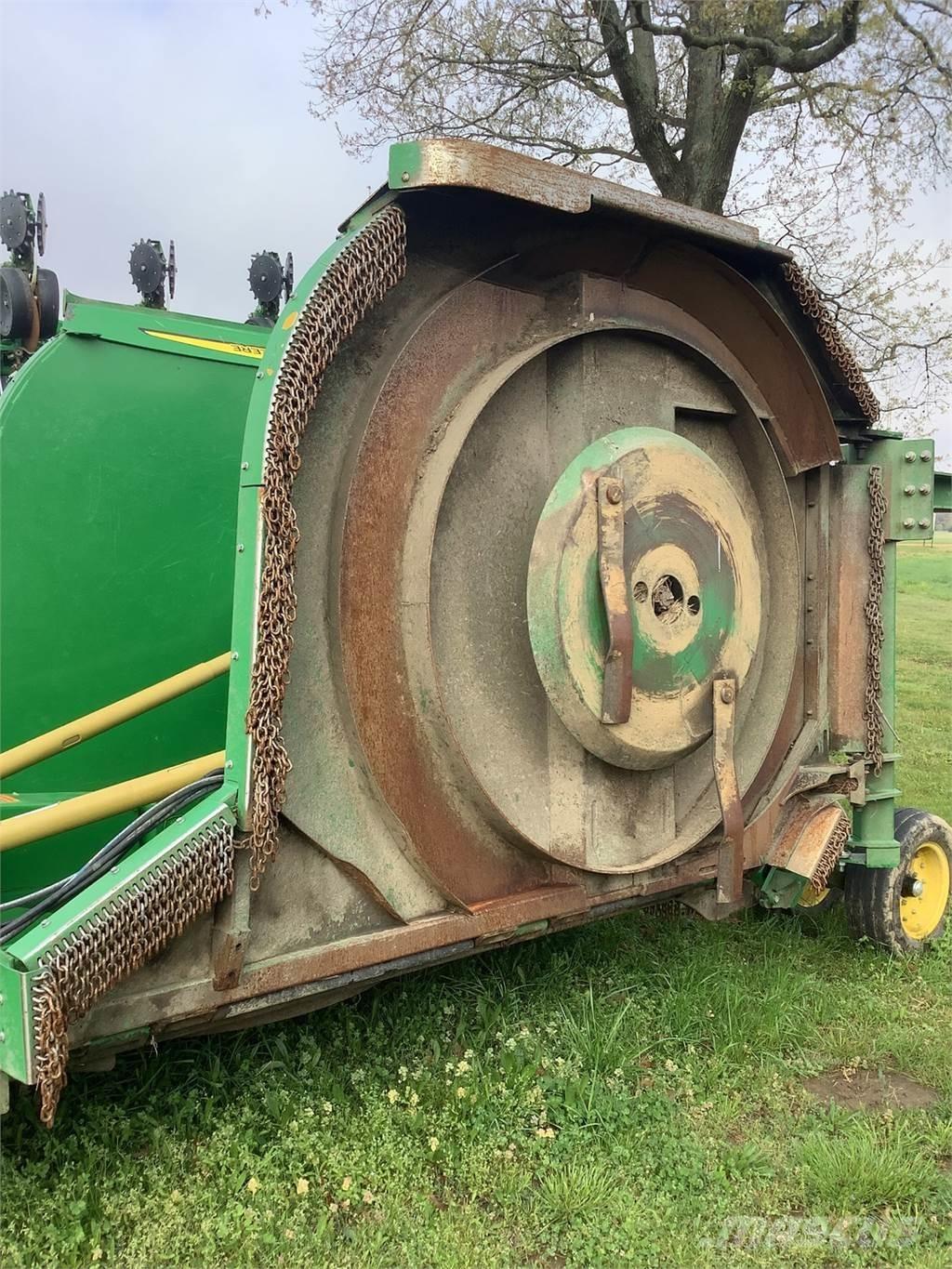 John Deere R20 Desmenuzadoras, cortadoras y desenrolladoras de pacas