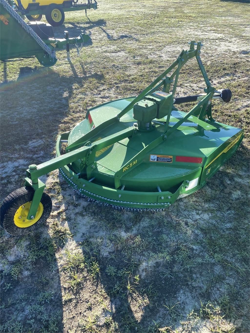 John Deere RC5M Desmenuzadoras, cortadoras y desenrolladoras de pacas