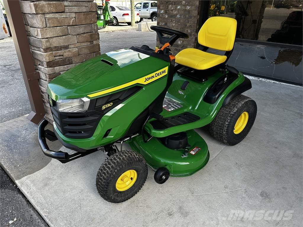 John Deere S130 Tractores corta-césped