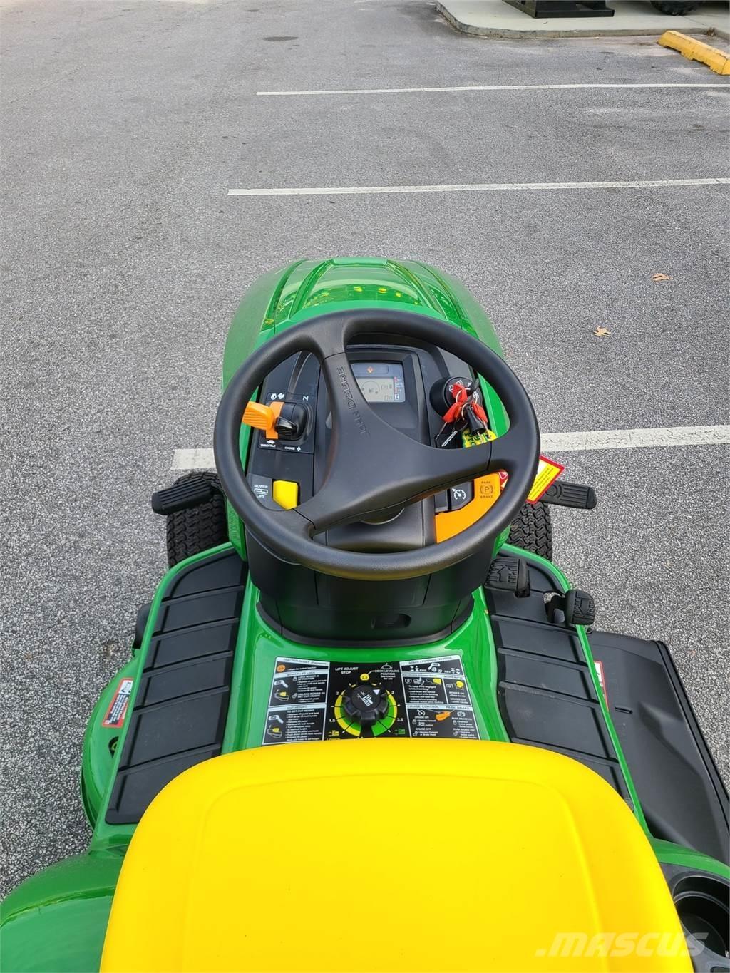 John Deere X330 Tractores compactos
