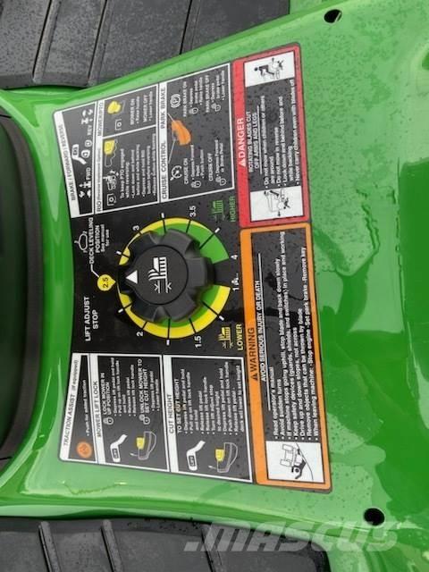 John Deere X380 Tractores compactos