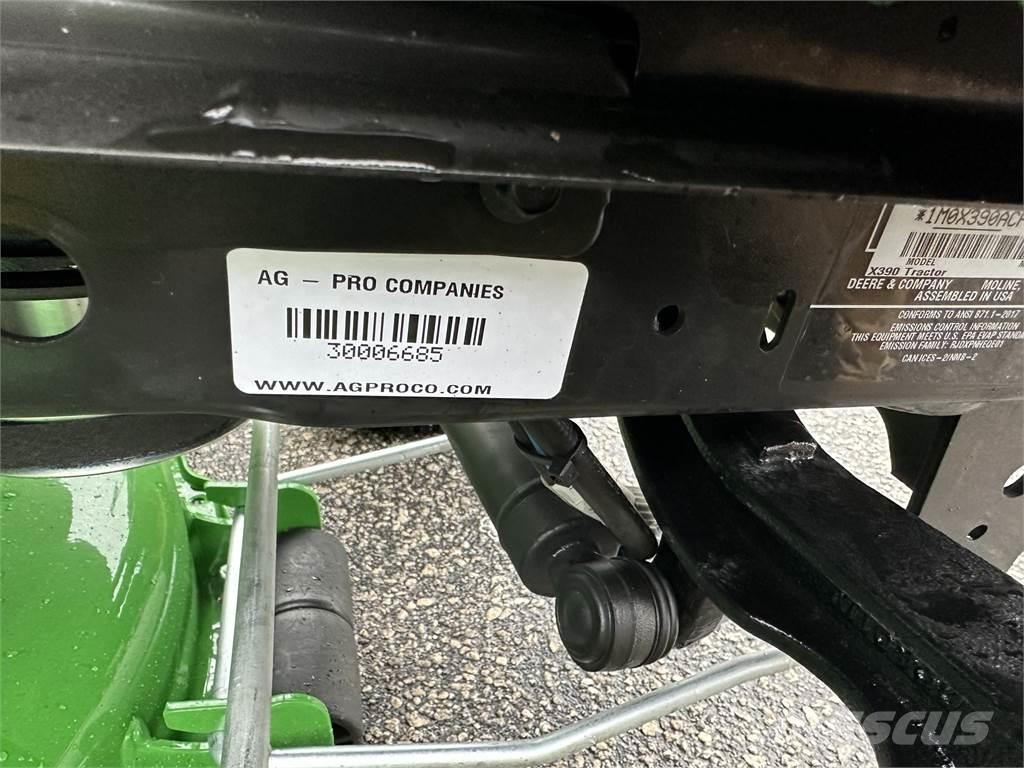 John Deere X390 Tractores compactos