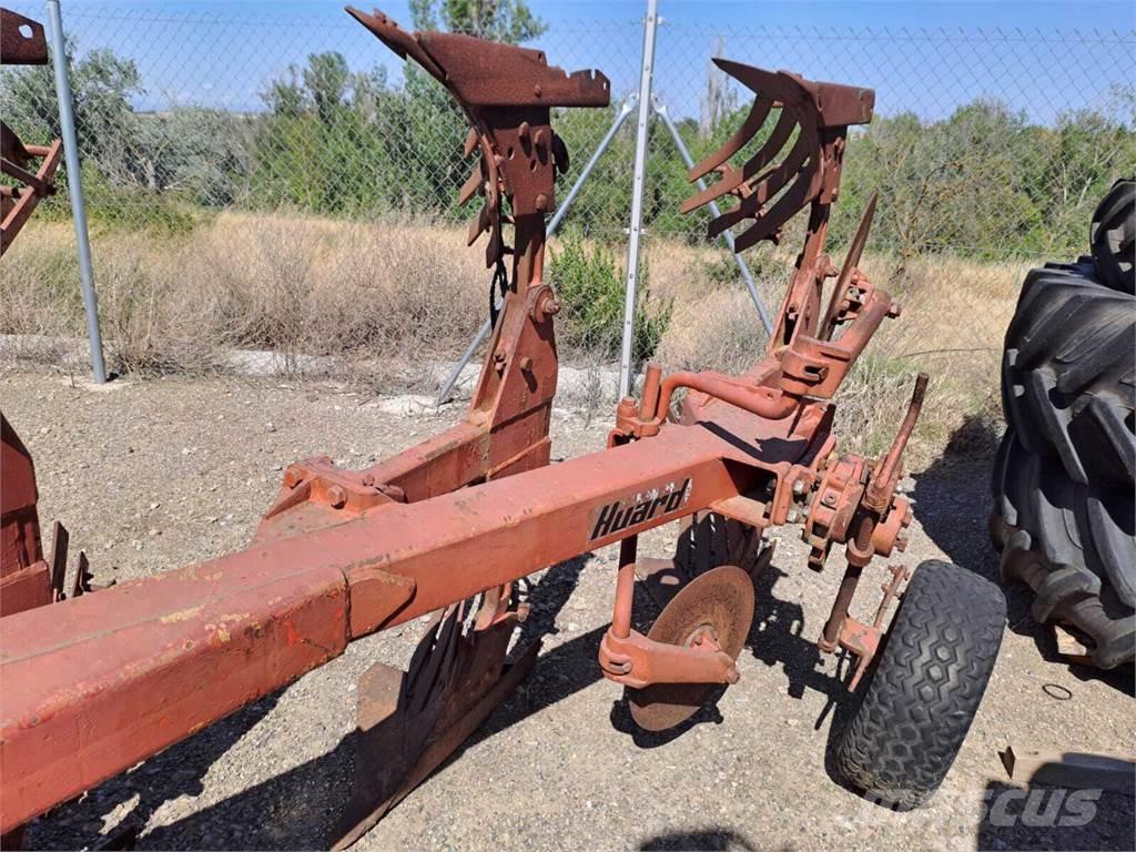 Kuhn ARADO KUHN Otras máquinas y aperos de labranza