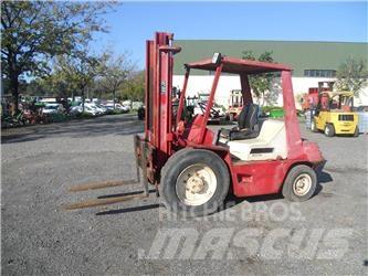 Manitou MCE25H Montacargas - otros