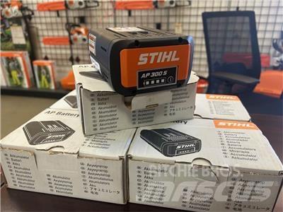 Stihl AP300S Carritos de golf