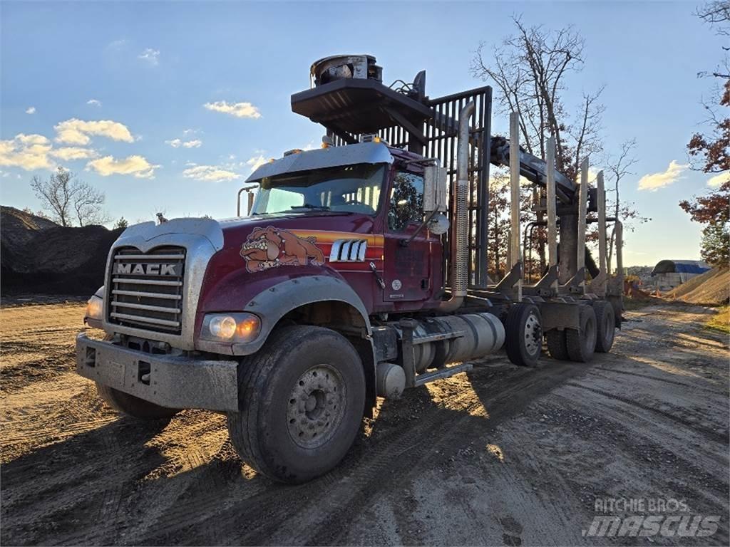 Mack GRANITE Camiones con chasís y cabina