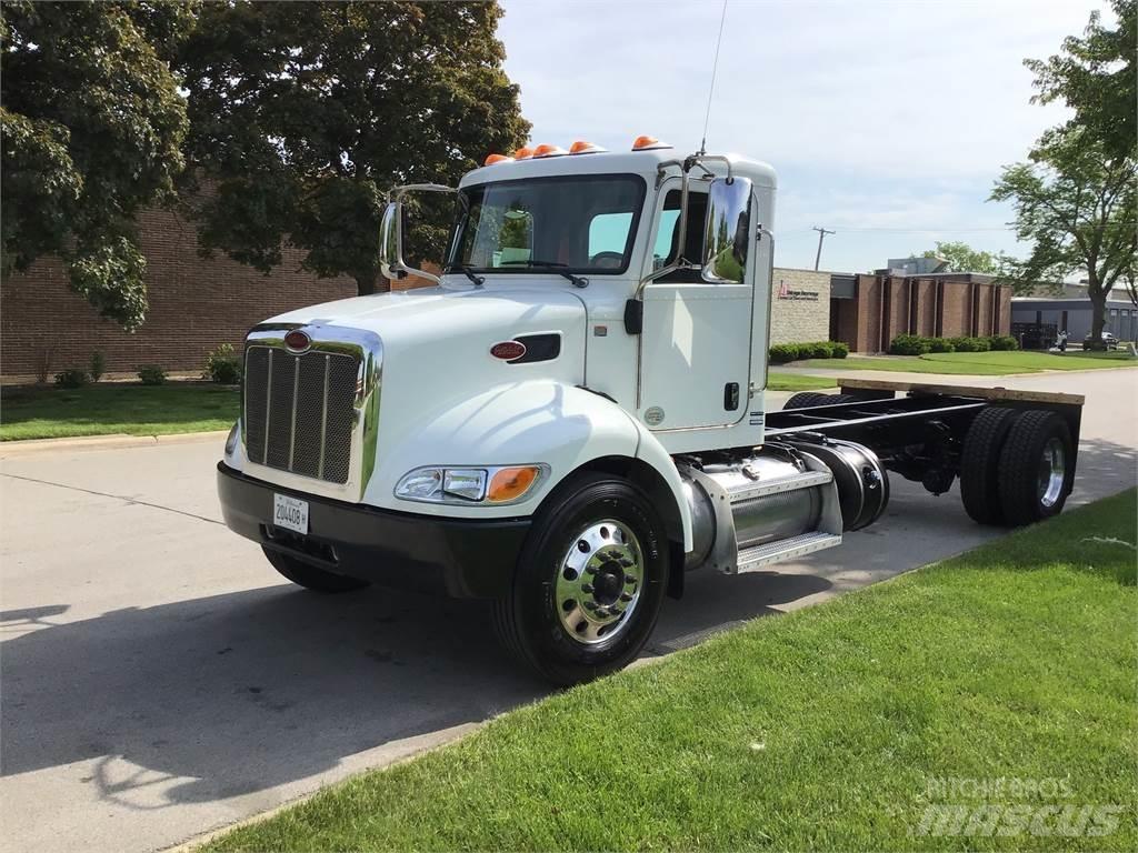 Peterbilt 337 Camiones con chasís y cabina