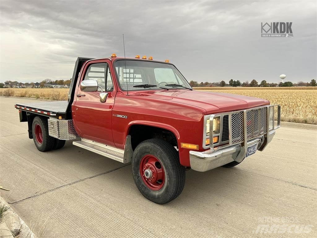 GMC V3500 Remolques de cama baja