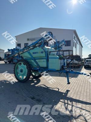 Berthoud Racer 3200/18 Pulverizadores arrastrados