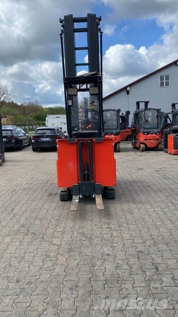 Linde V 12-02 Montacargas recogepedidos de gran altura