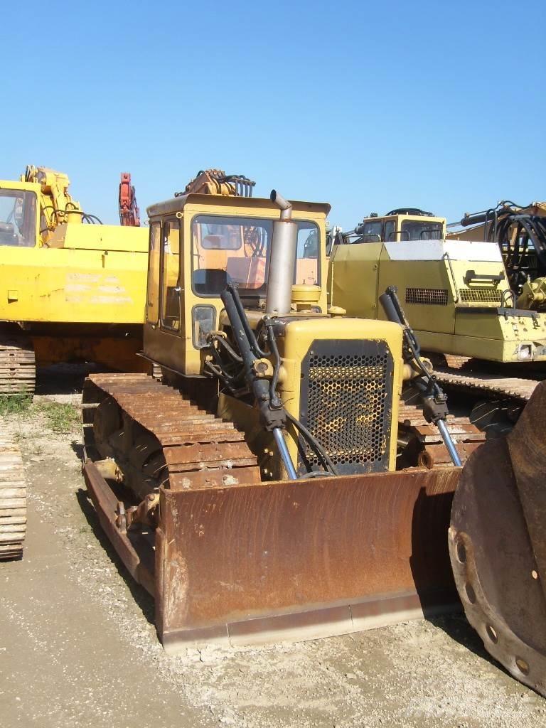 CAT D4 Buldozer sobre oruga