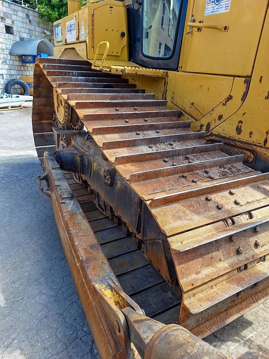 CAT D6T Buldozer sobre oruga
