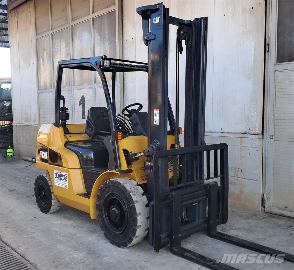 CAT DP40NT Camiones diesel