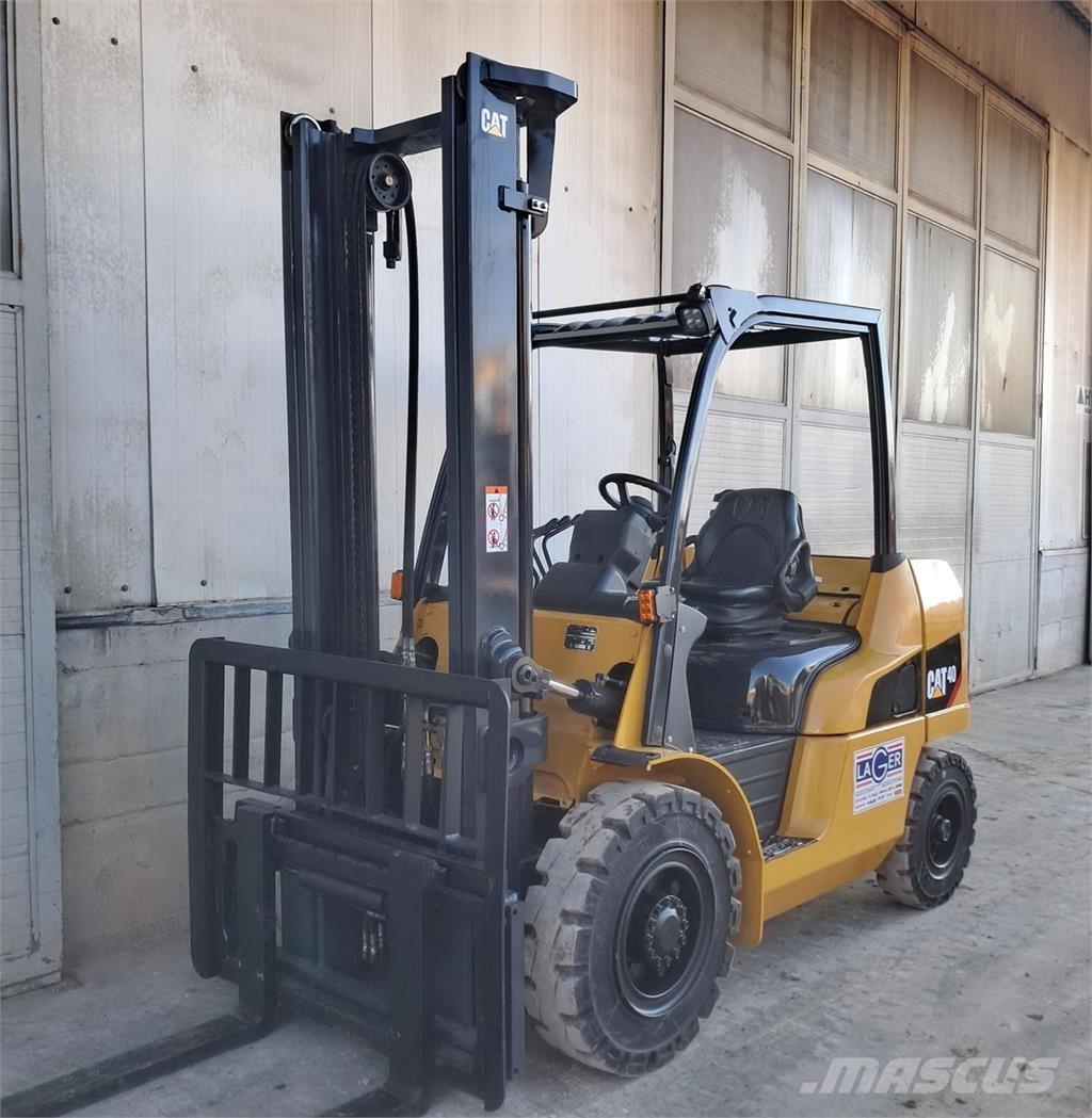 CAT DP40NT Camiones diesel