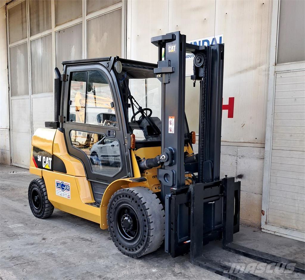 CAT DP50N Camiones diesel