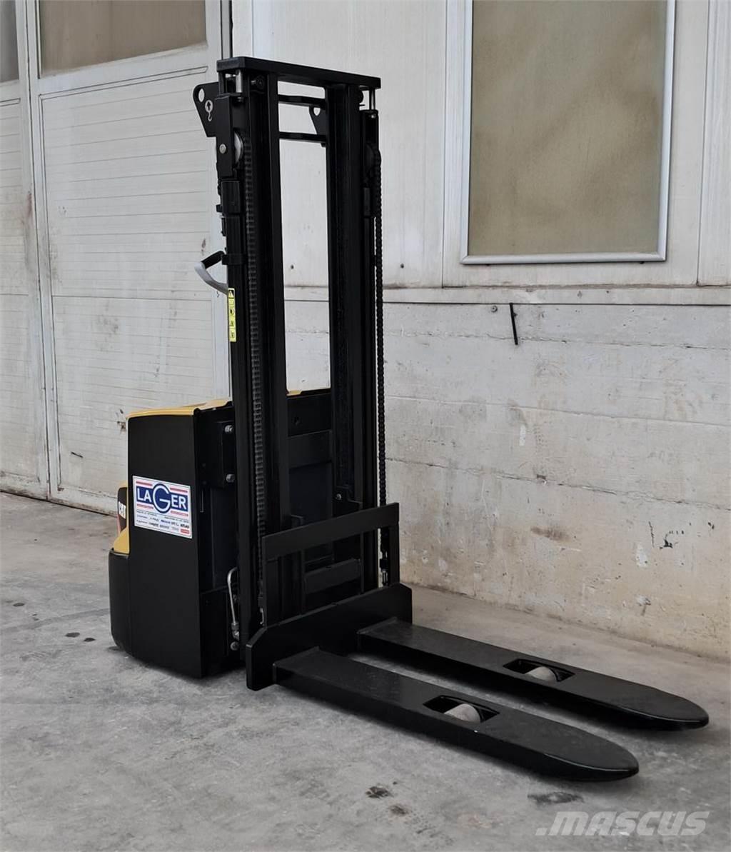 CAT NSP12N2 Montacargas de baja elevación