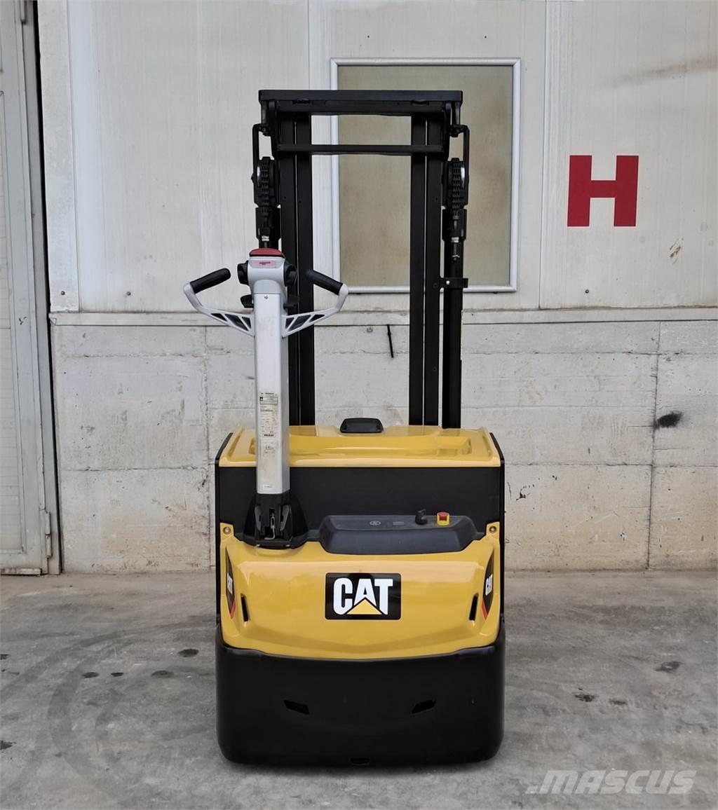 CAT NSP12N2 Montacargas de baja elevación