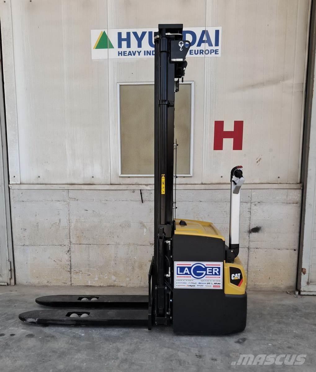 CAT NSP16N2 Montacargas de baja elevación