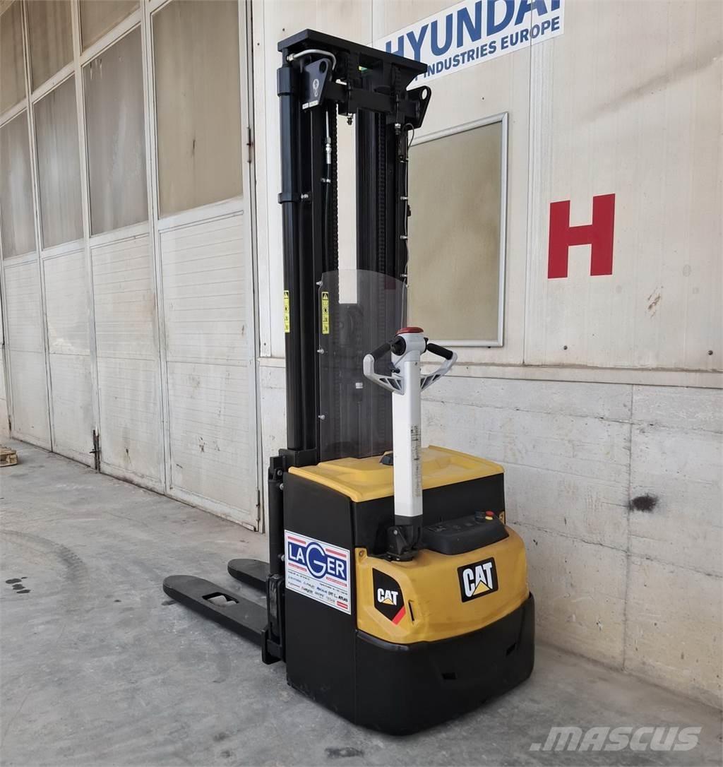 CAT NSP16N2 Montacargas de baja elevación