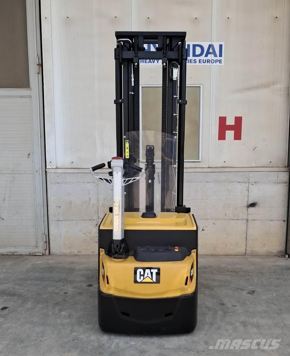 CAT NSP16N2 Montacargas de baja elevación