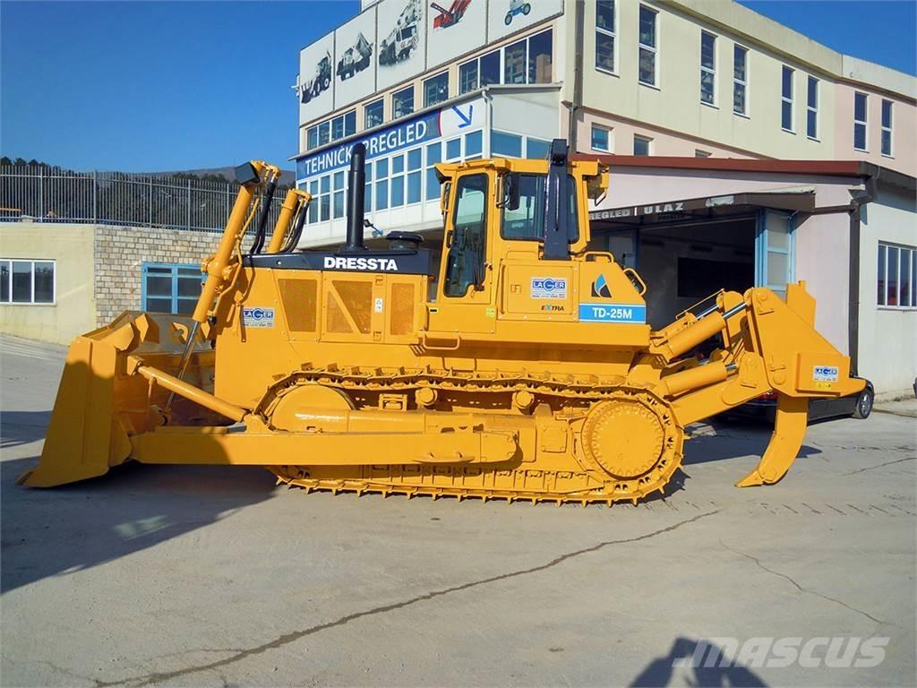 Dressta TD-25M Buldozer sobre oruga