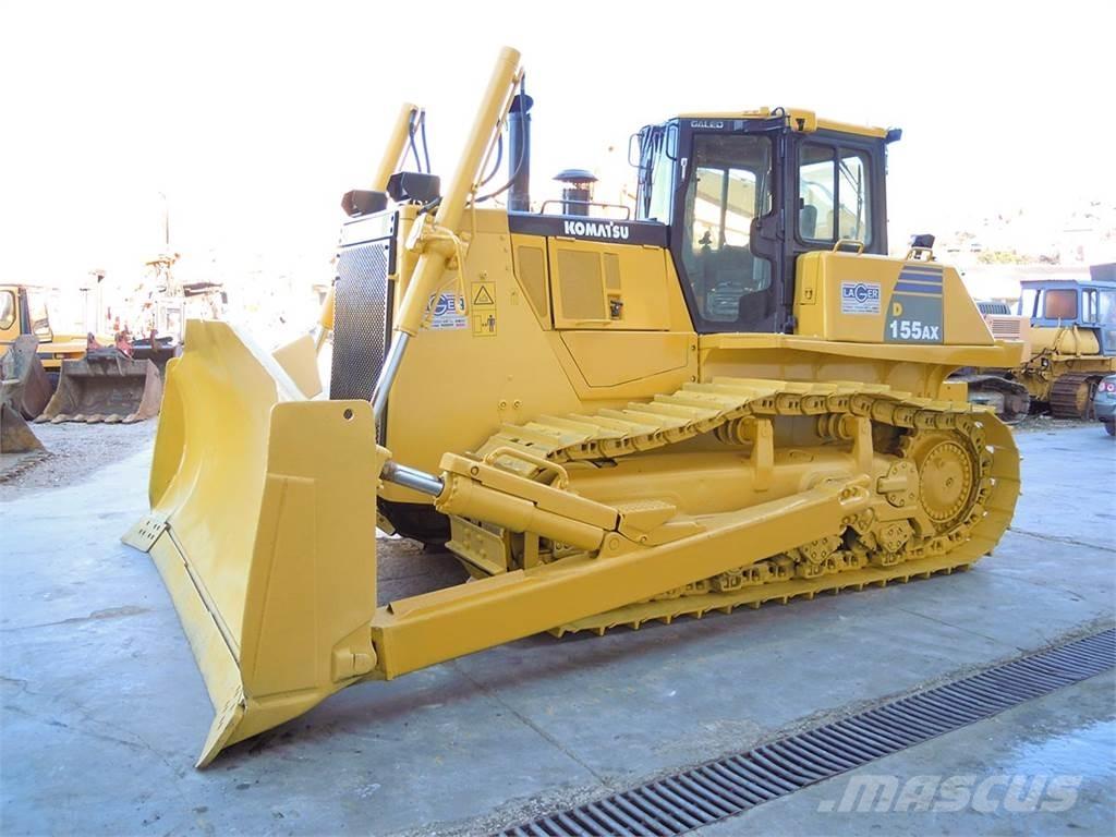 Komatsu D155AX-6 Buldozer sobre oruga