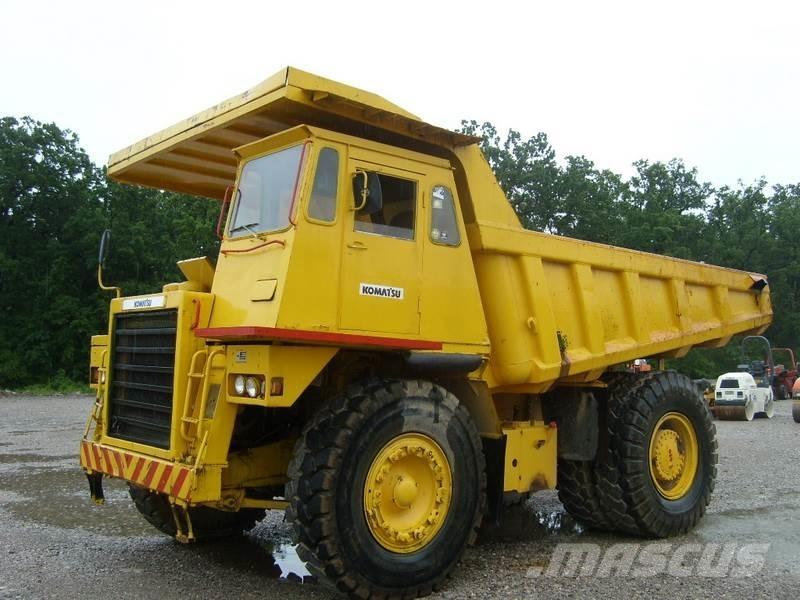 Komatsu HD325-5 Vehículos compactos de volteo