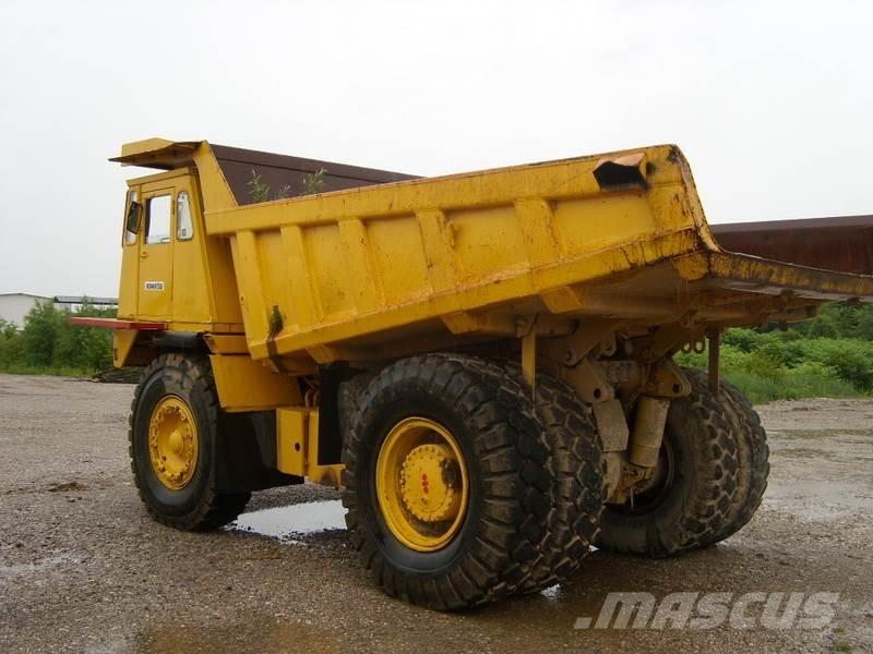 Komatsu HD325-5 Vehículos compactos de volteo