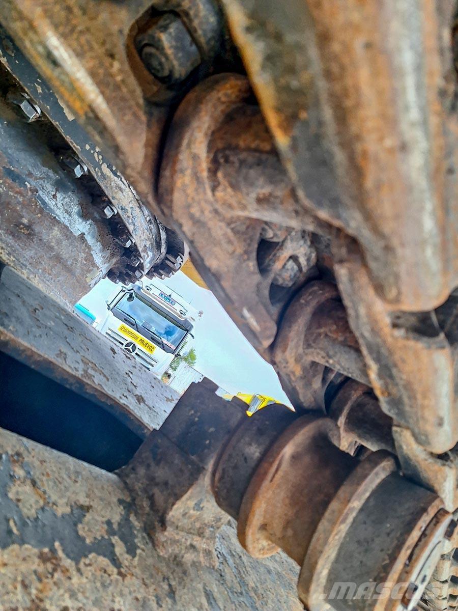 Komatsu PC340NLC-7K Excavadoras sobre orugas