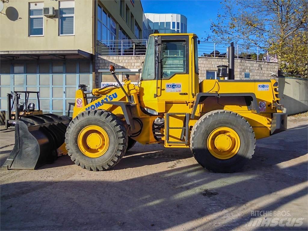 Komatsu WA270 Cargadoras sobre ruedas