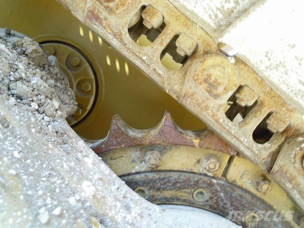 Liebherr PR 712M Buldozer sobre oruga