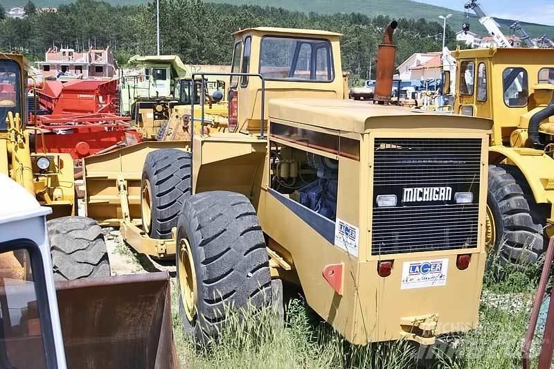 Michigan 2803 Buldozer sobre ruedas