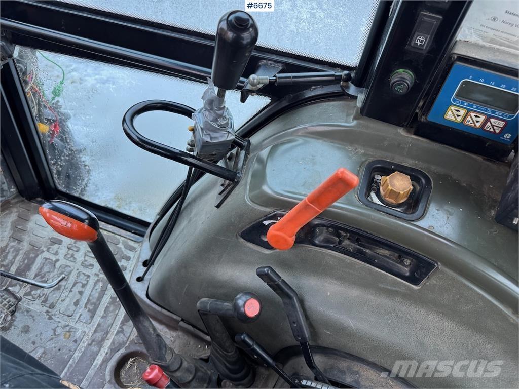 New Holland L 85 Tractores