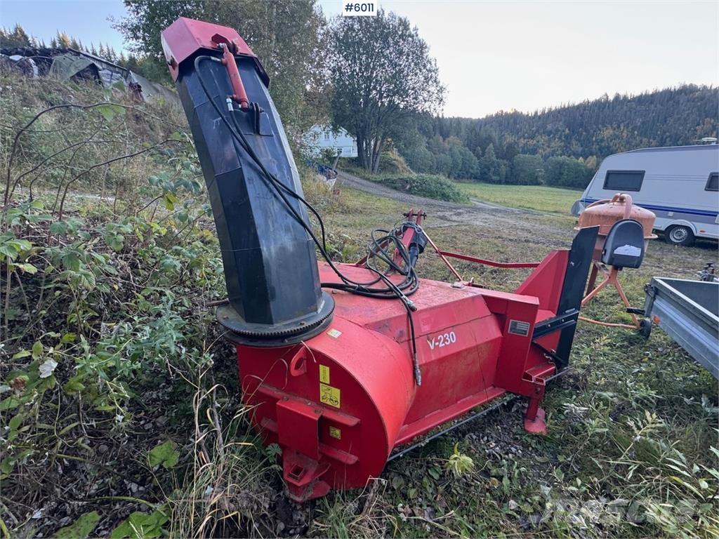 Sisu Handel V-230 Hojas y cuñas quitanieves
