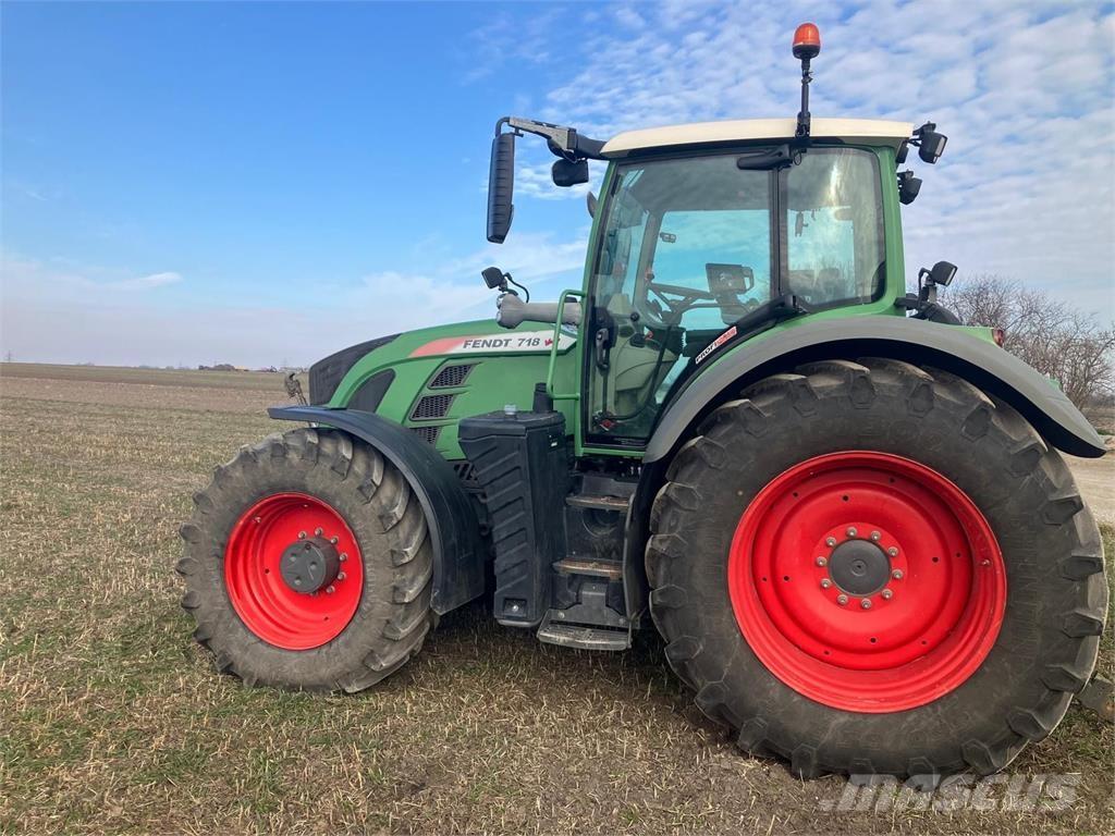 Fendt 718 Vario Tractores