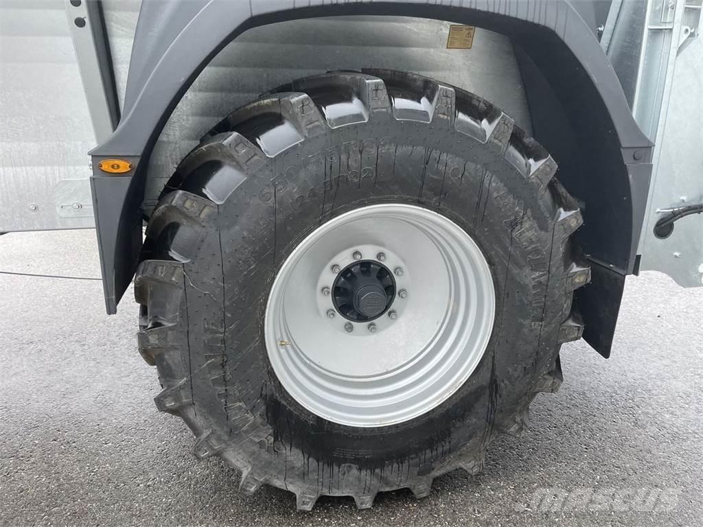 Fliegl ADS 120 Esparcidoras de abono