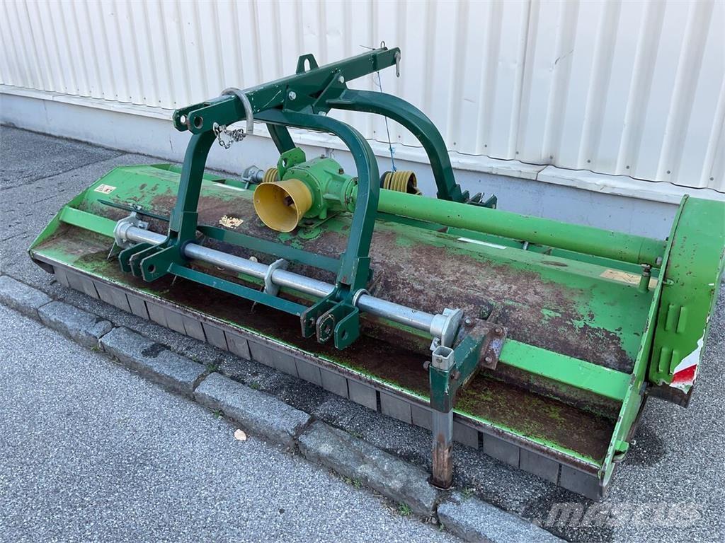  GU 275 Segadoras y cortadoras de hojas para pasto