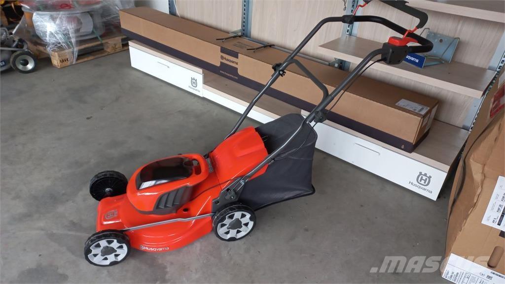 Husqvarna LC 137i Tractores corta-césped