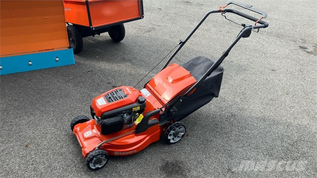 Husqvarna LC 347V Tractores corta-césped