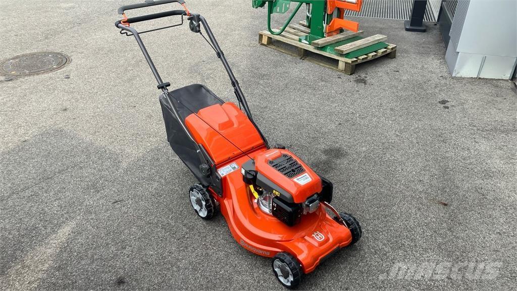 Husqvarna LC 347V Tractores corta-césped