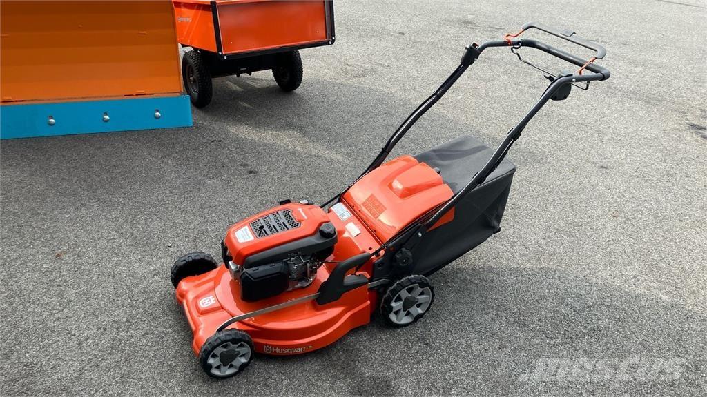 Husqvarna LC 353VE Tractores corta-césped