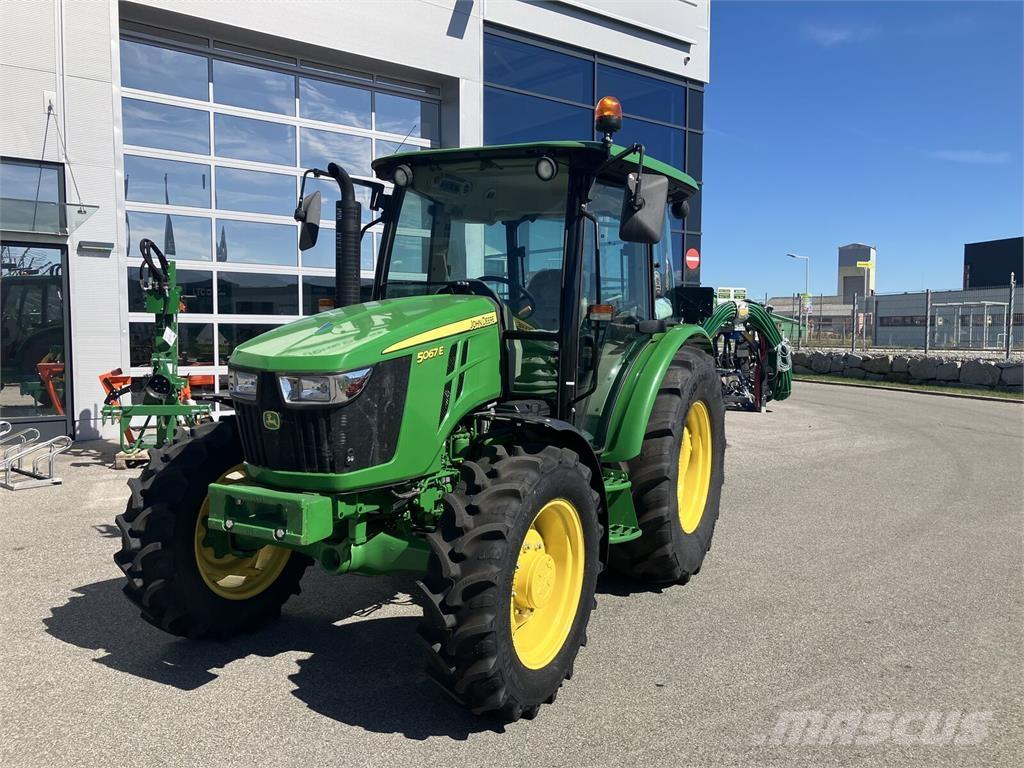 John Deere 5067E Tractores