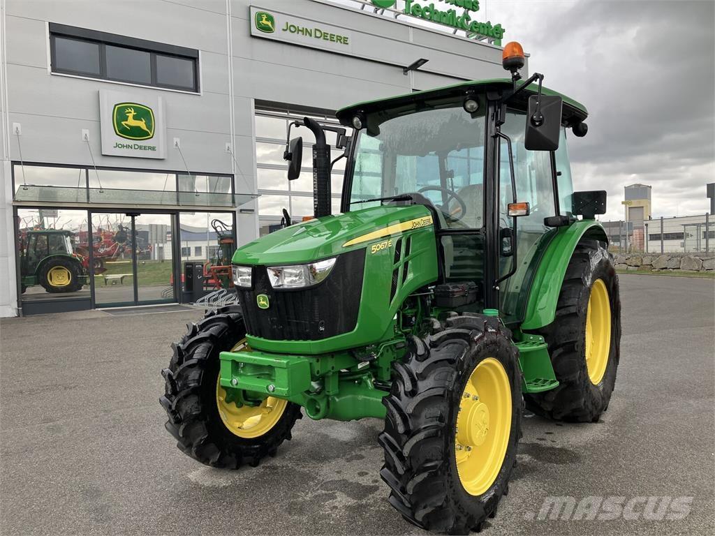 John Deere 5067E Tractores