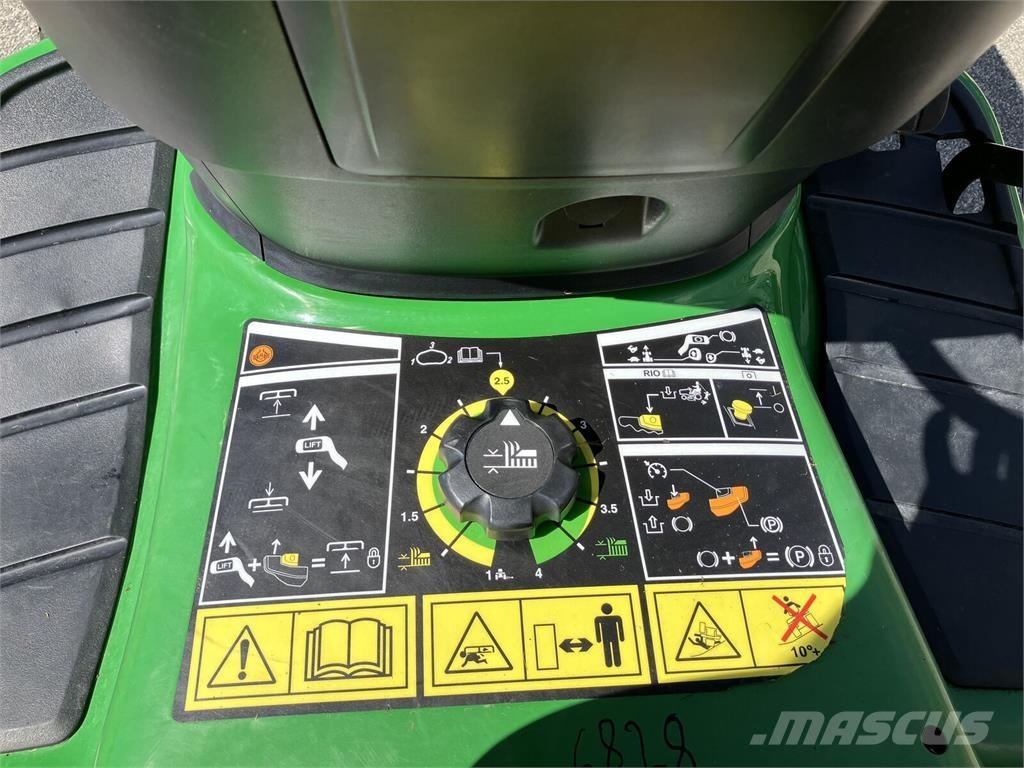 John Deere X 350R Otras máquinas de jardinería y limpieza urbana