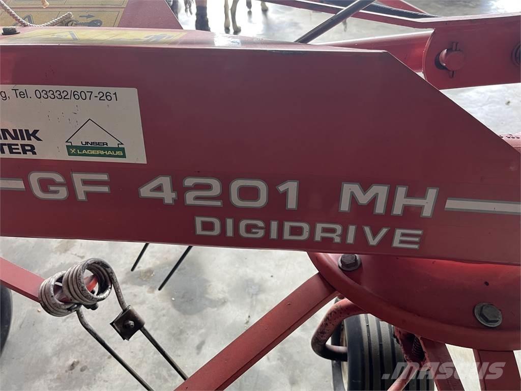 Kuhn GF 4201 MH Rastrilladoras y rastrilladoras giratorias