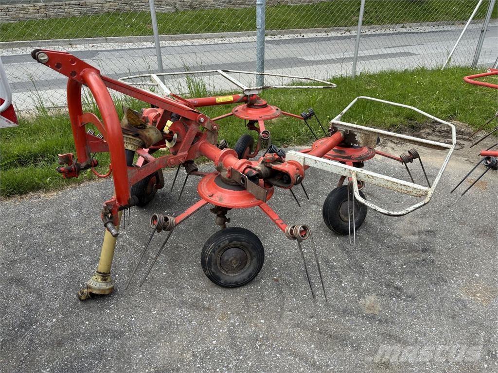 Kuhn GF 440 P Rastrilladoras y rastrilladoras giratorias