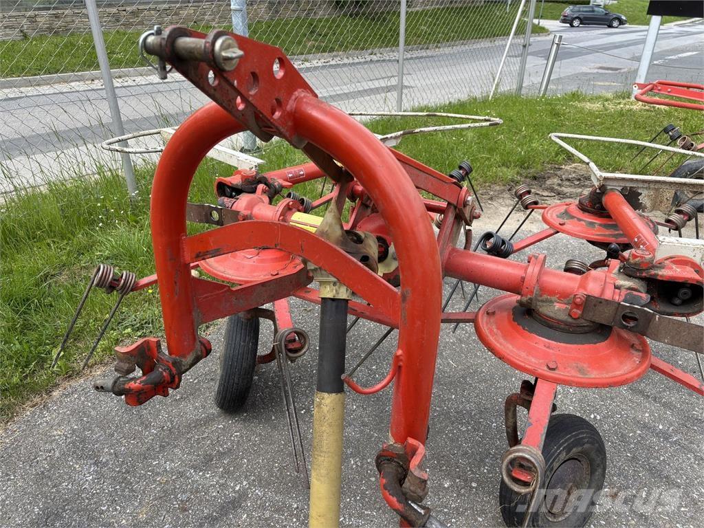 Kuhn GF 440 P Rastrilladoras y rastrilladoras giratorias