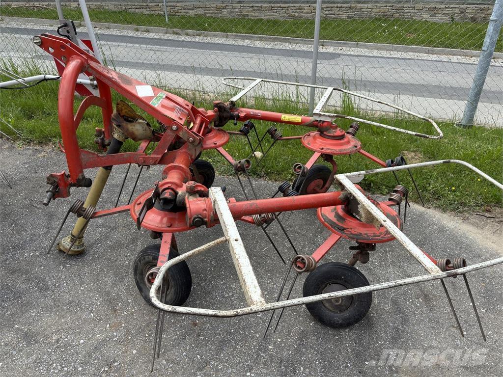 Kuhn GF 440 P Rastrilladoras y rastrilladoras giratorias